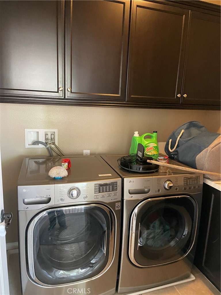 3476 Villa Drive Brea, CA 92823 - Photo 10 of 16 a utility room with dryer and washer
