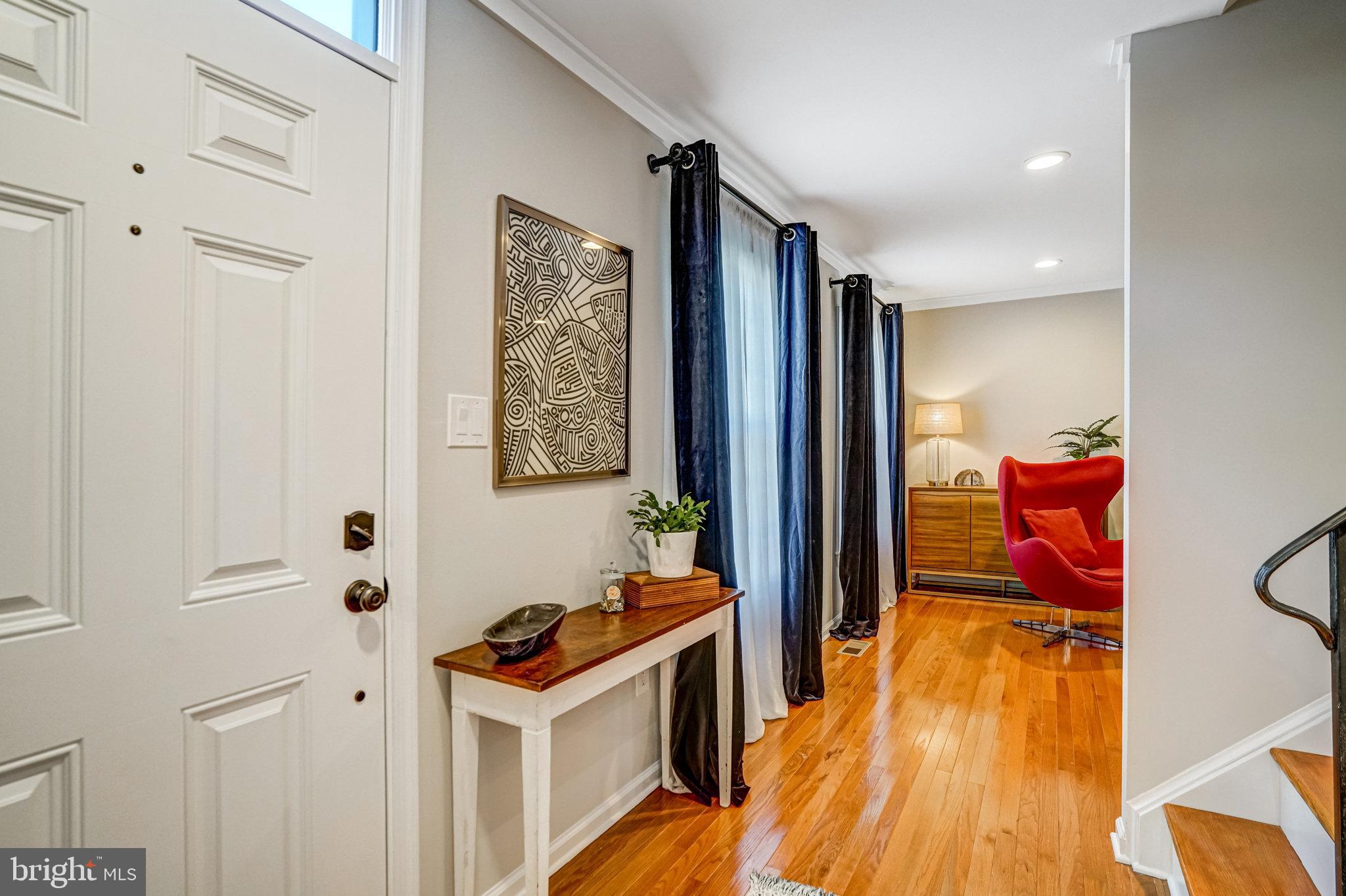 7923 Forest Path Way Springfield, VA 22153 - Photo 2 of 39