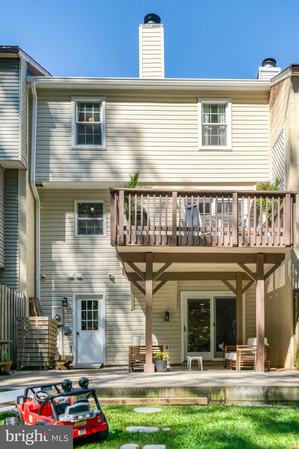 7923 Forest Path Way Springfield, VA 22153 - Photo 35 of 39 a front view of building with yard