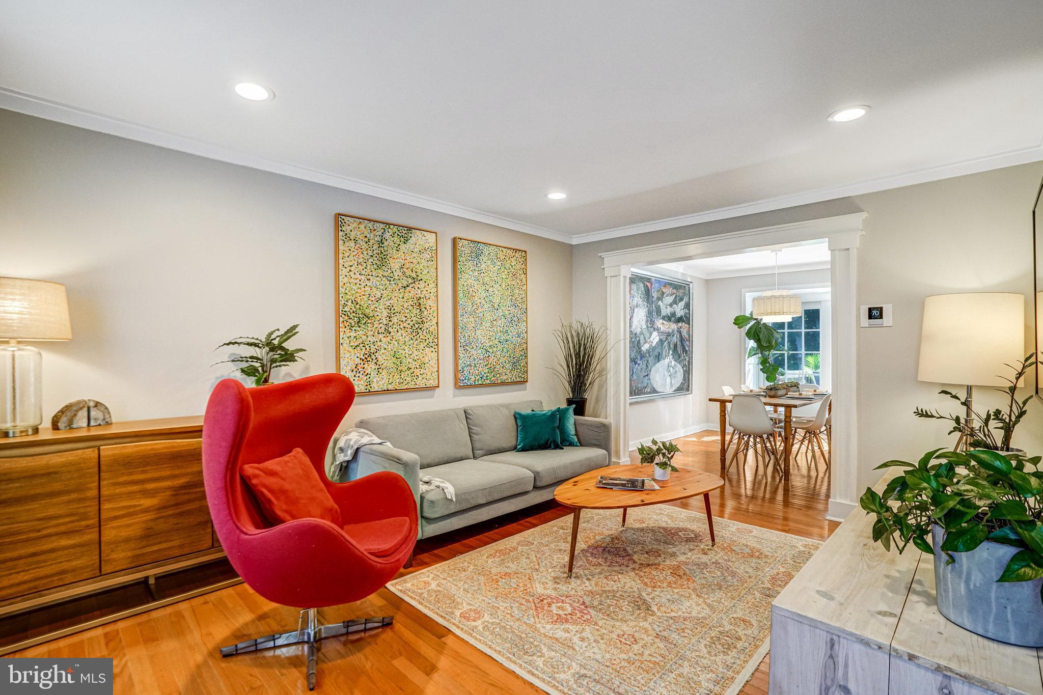 7923 Forest Path Way Springfield, VA 22153 - Photo 4 of 39 a living room with furniture potted plant and a window