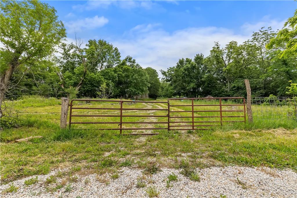 Maddux Road Rayville, MO 64084 - Photo 2 of 11