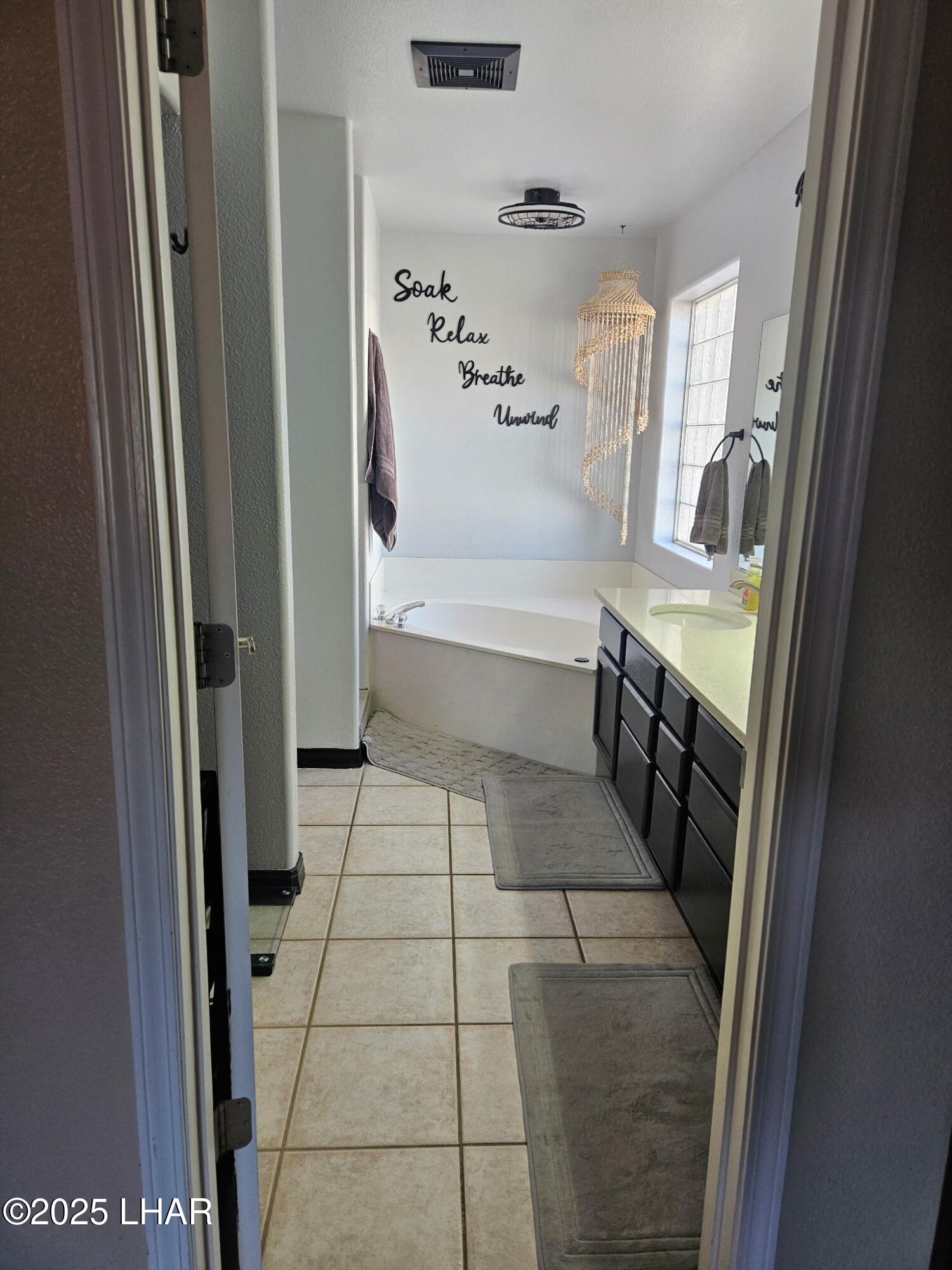 4436 Pinto Road Kingman, AZ 86401 - Photo 8 of 35 Master Bath