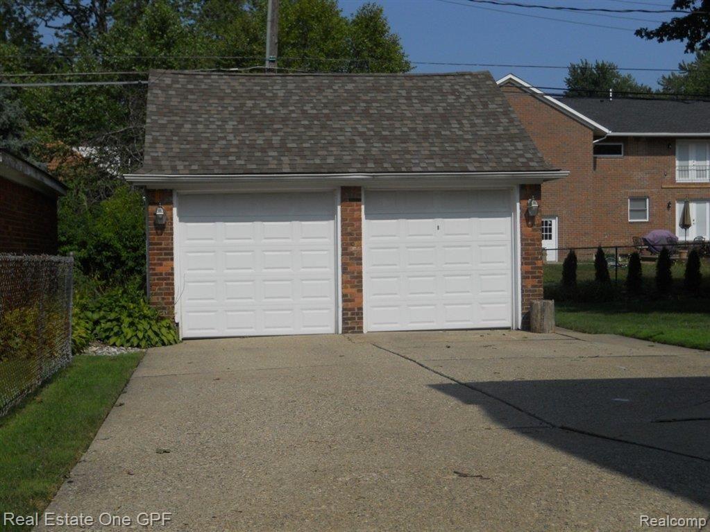 1166 Whittier Road Grosse Pointe, MI 48230 - Photo 14 of 16 14.JPG