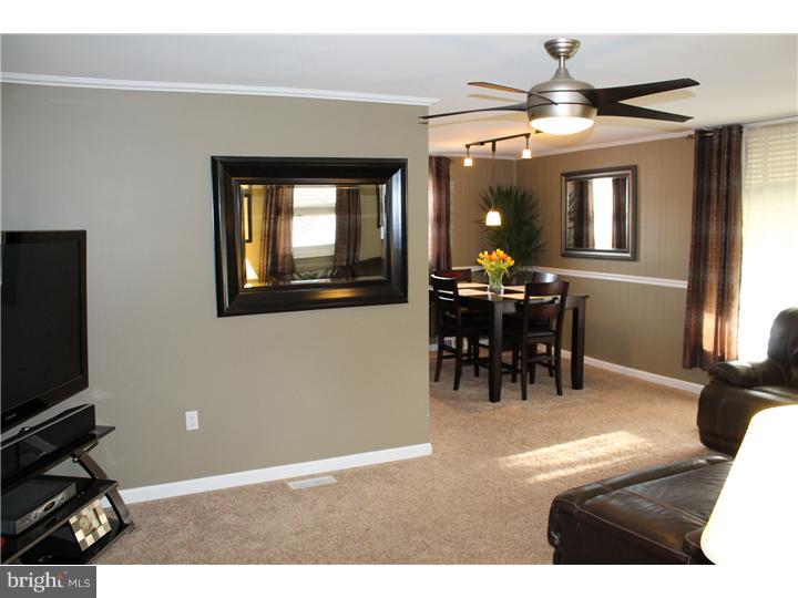 923 Church Road Springfield, PA 19064 - Photo 5 of 25 Living Room