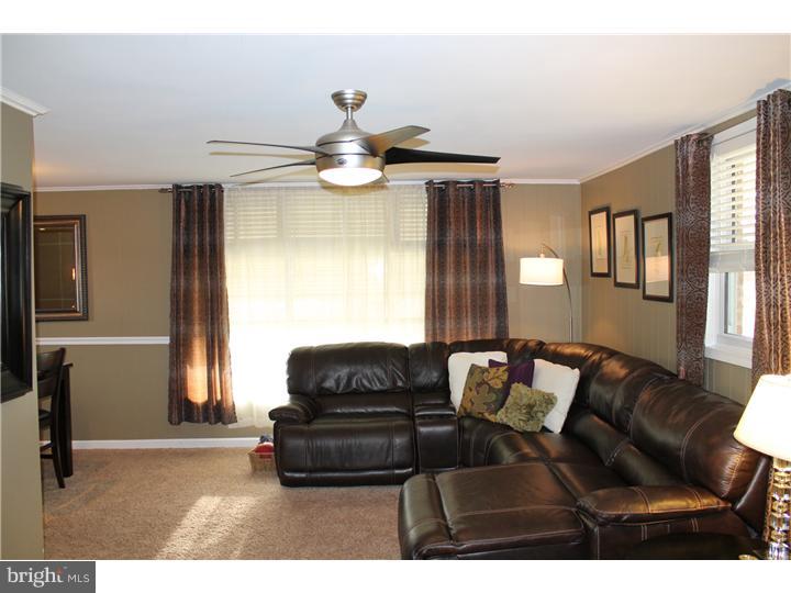 923 Church Road Springfield, PA 19064 - Photo 6 of 25 Living Room