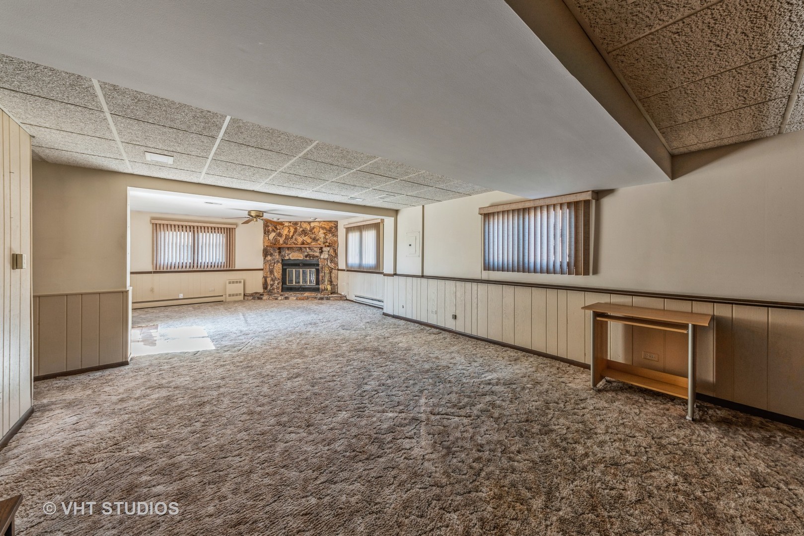 15416 Pine Drive Oak Forest, IL 60452 - Photo 11 of 12 a view of a livingroom with an empty space