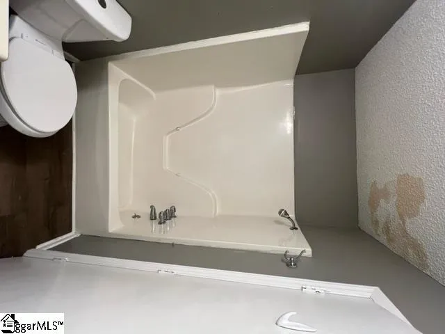 $800 | 18 Lake Drive, Inman, SC 29349