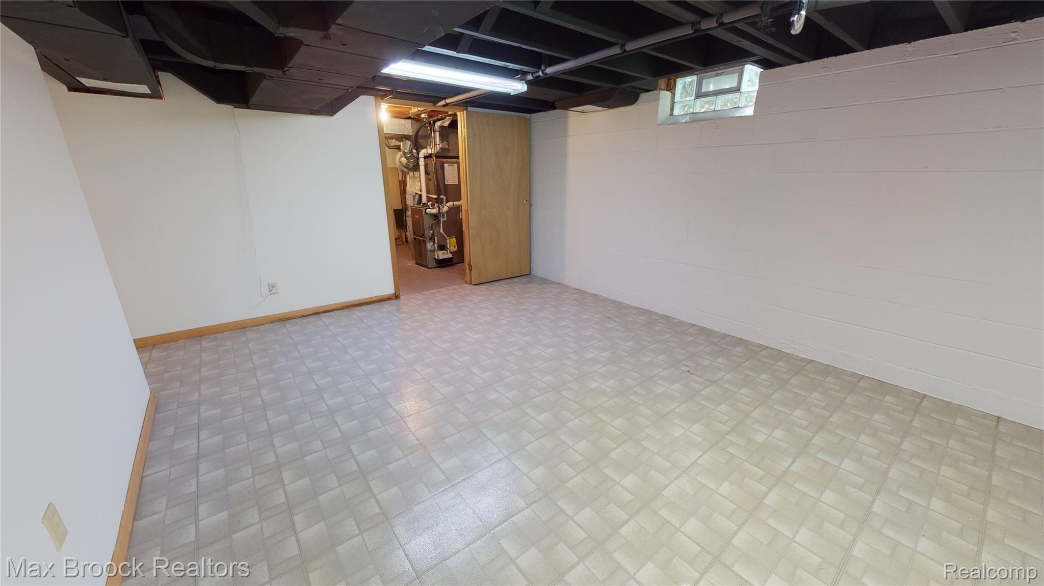 2769 Manchester Road Birmingham, MI 48009 - Photo 16 of 34 2769-Manchester-06022020_123554.jpg