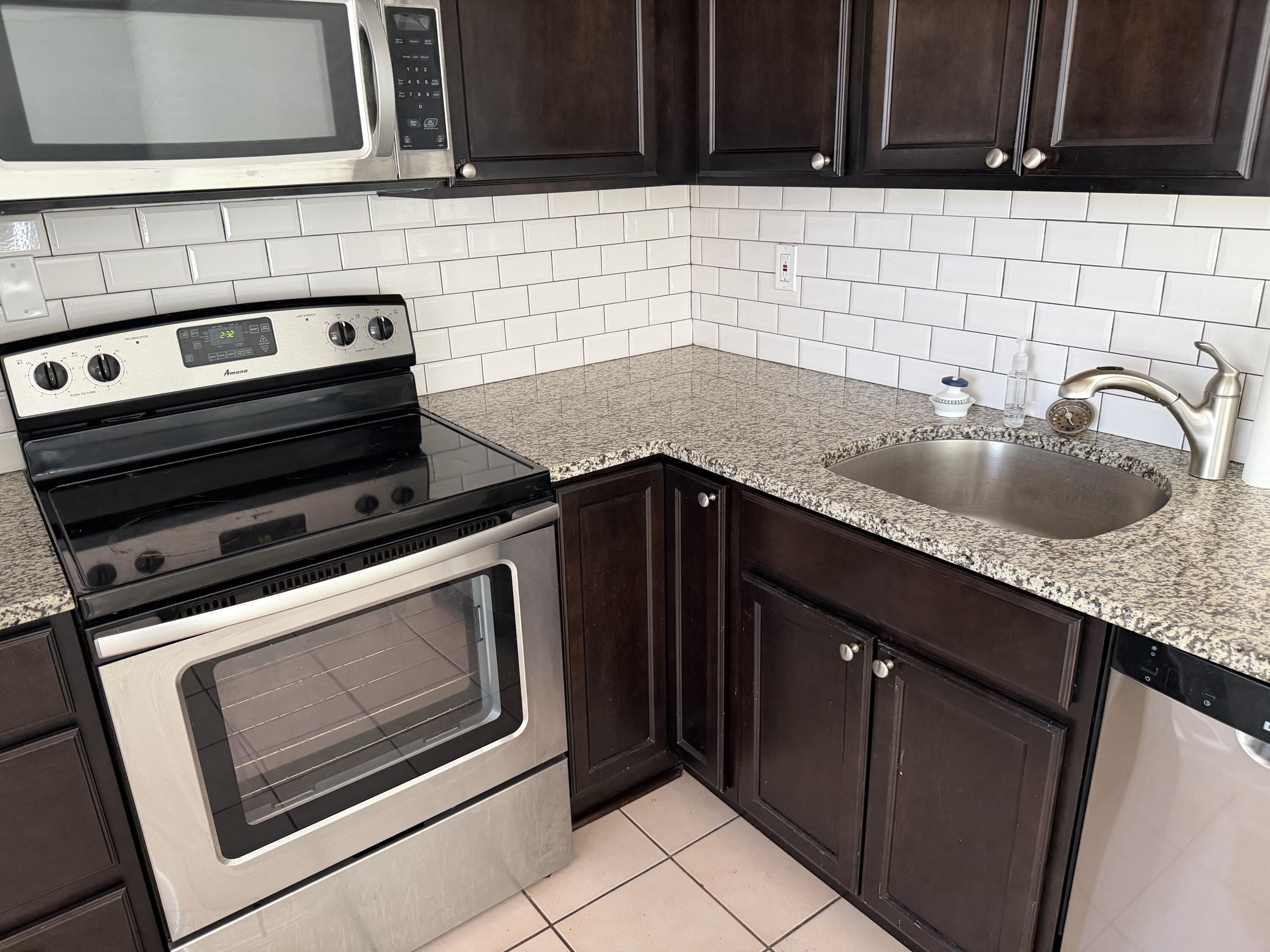 112 Prospect Road Lantana, FL 33462 - Photo 10 of 21 IMG_2121