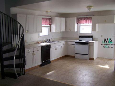 7487 North River Road Marine City, MI 48039 - Photo 4 of 12 278056-3.JPG