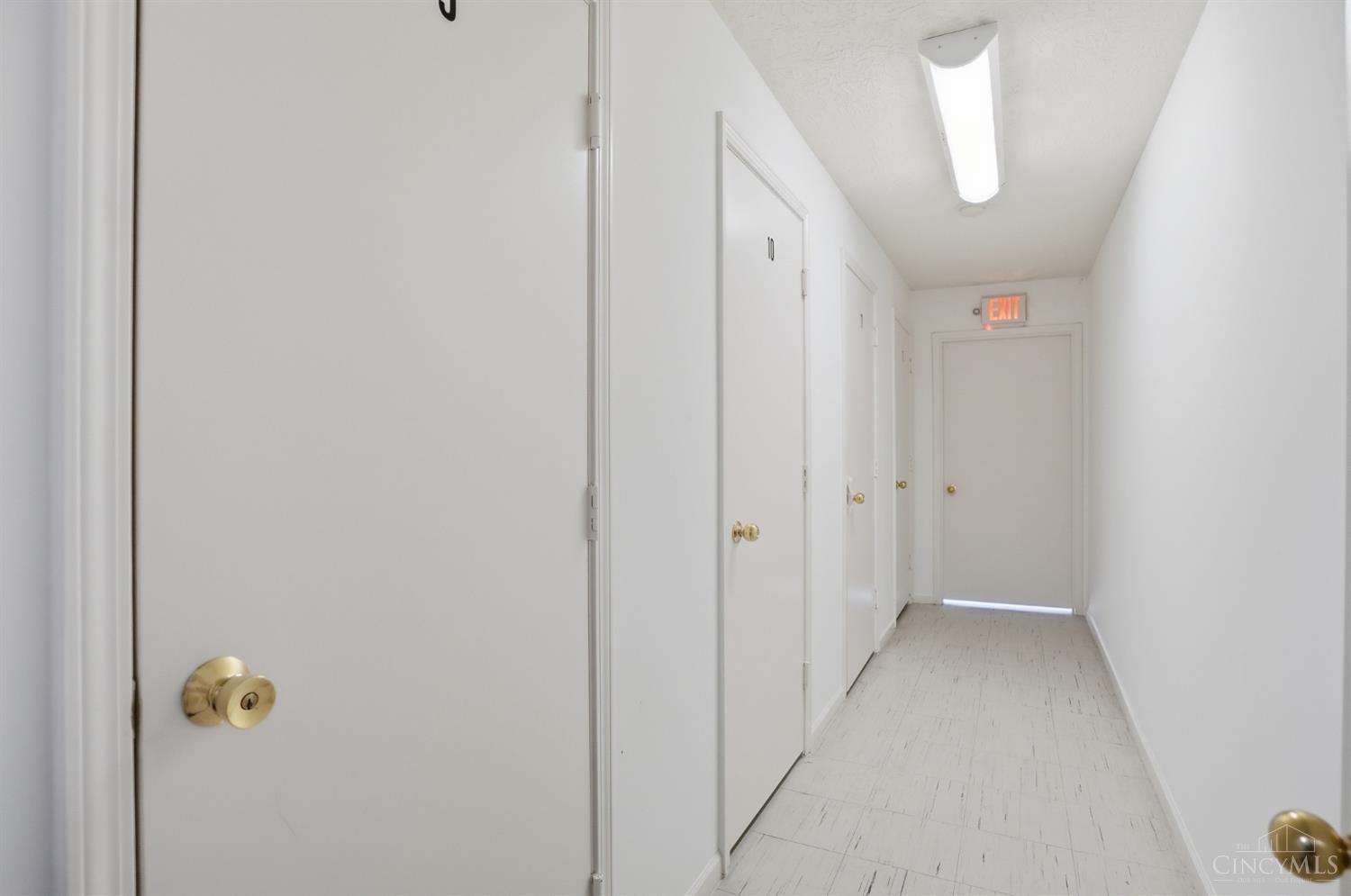 7372 Ridgepoint Drive, Unit 10 Cincinnati, OH 45230 - Photo 37 of 42