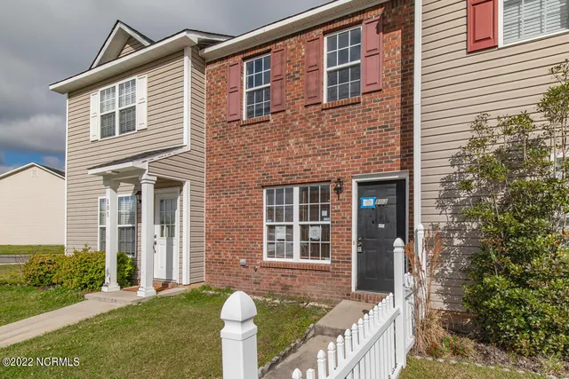 $1,200 | 103 Woodlake Court, Jacksonville, NC 28546