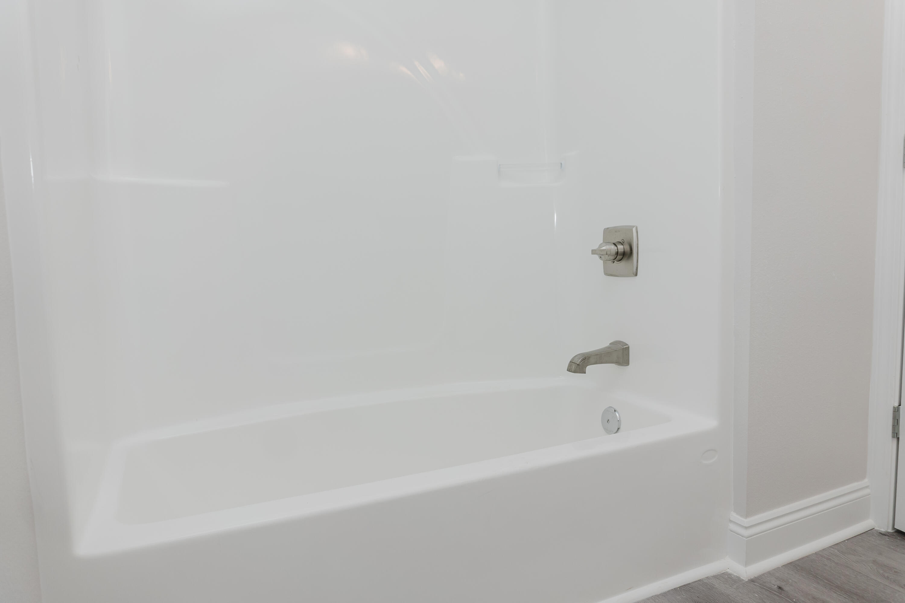 5352 Highview Drive Crestview, FL 32539 - Photo 16 of 32 a close up of a bathtub