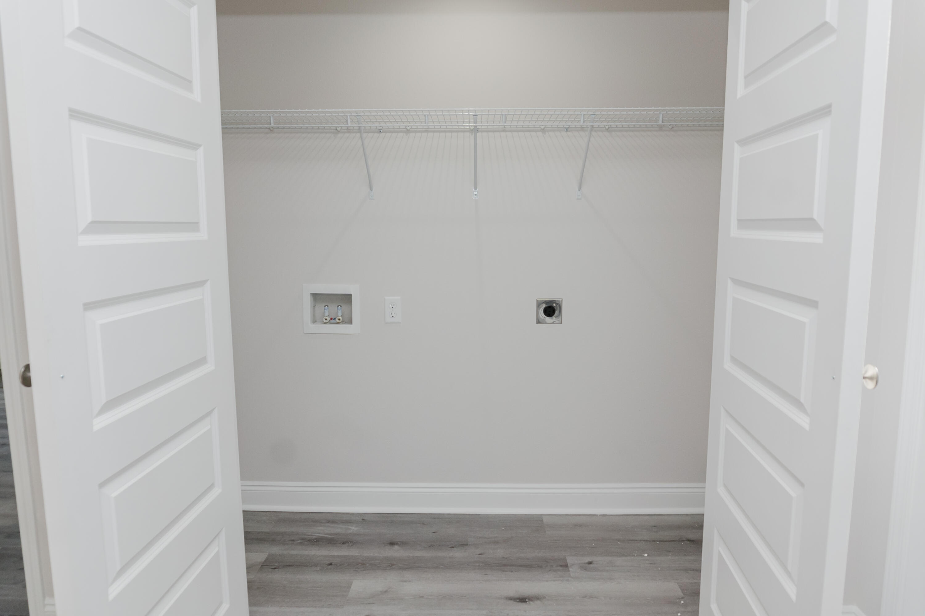 5352 Highview Drive Crestview, FL 32539 - Photo 26 of 32 a view of walk in closet