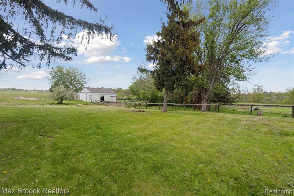 1298 Peppermill Road Lapeer, MI 48446 - Photo 22 of 40
