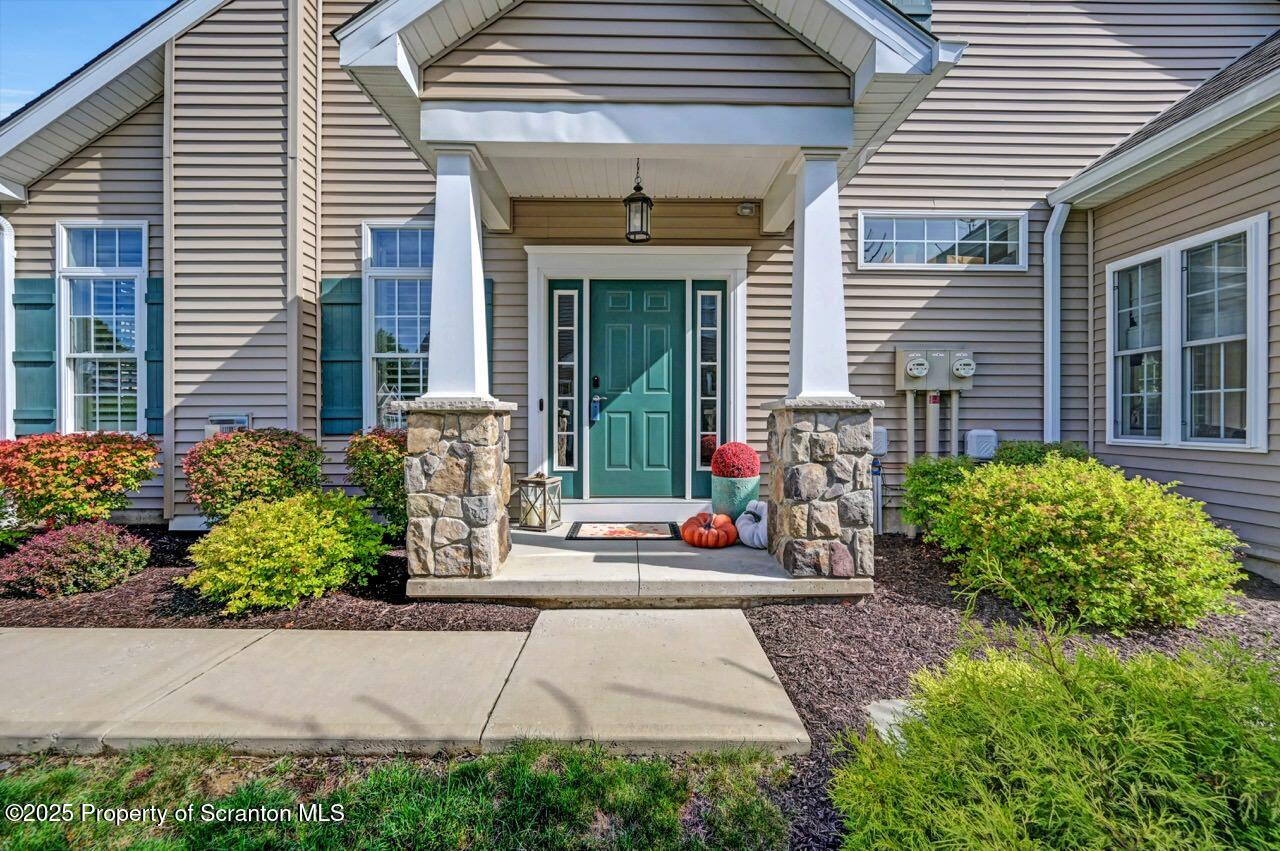 10 Avalon Road Clarks Summit, PA 18411 - Photo 4 of 51 10 Avalon Rd 03 Large