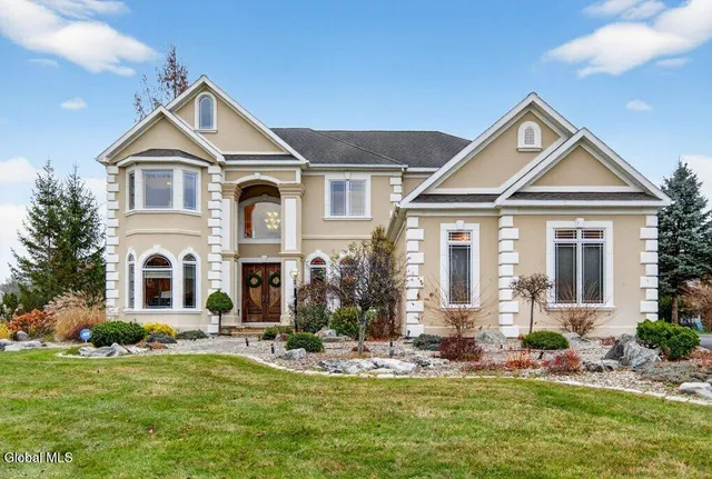 $1,125,000 | 29 Alva Road, Niskayuna, NY 12309