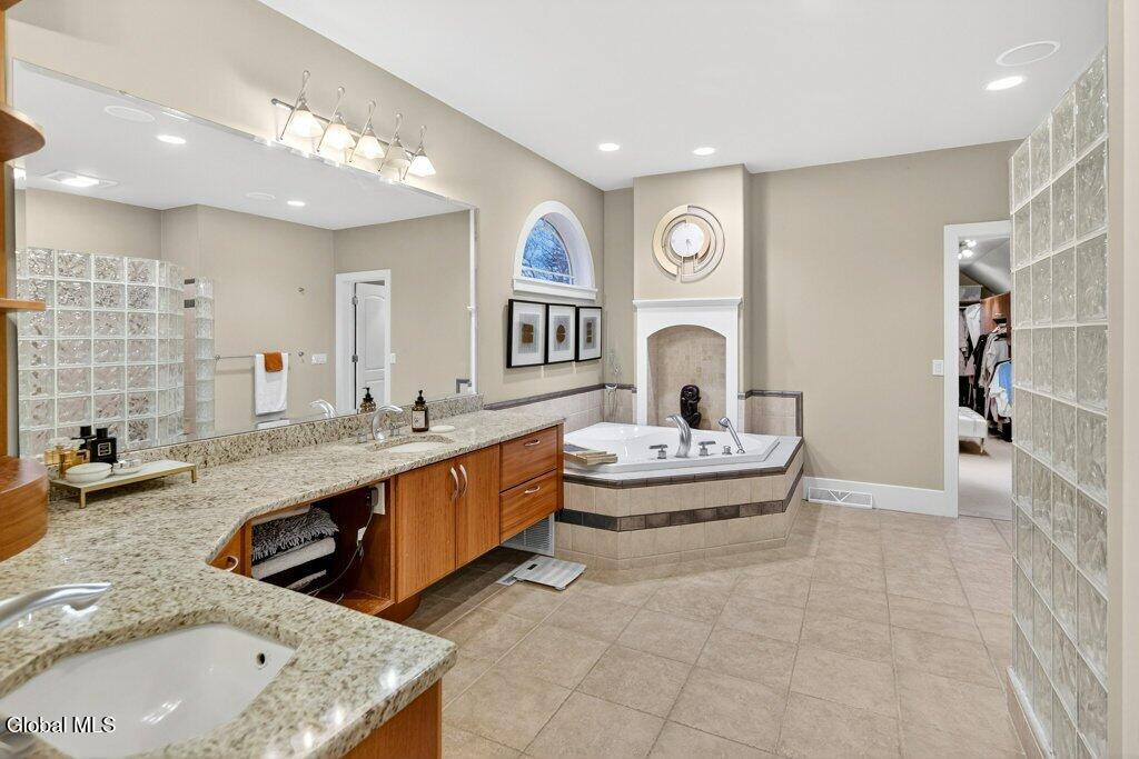 29 Alva Road Niskayuna, NY 12309 - Photo 31 of 52 032-DSC08519_m