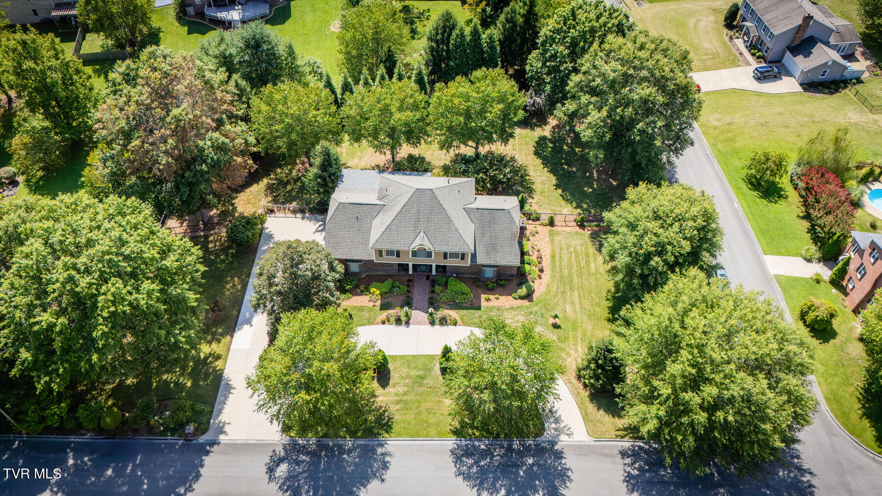 202 Galway Road Bristol, TN 37620 - Photo 10 of 64 102