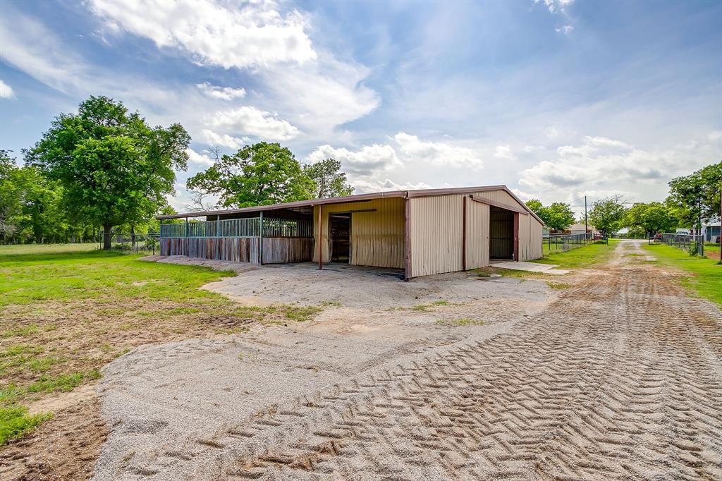 2196 Old Agnes Road Weatherford, TX 76088 - Photo 8 of 35 Wash Area & Storage
