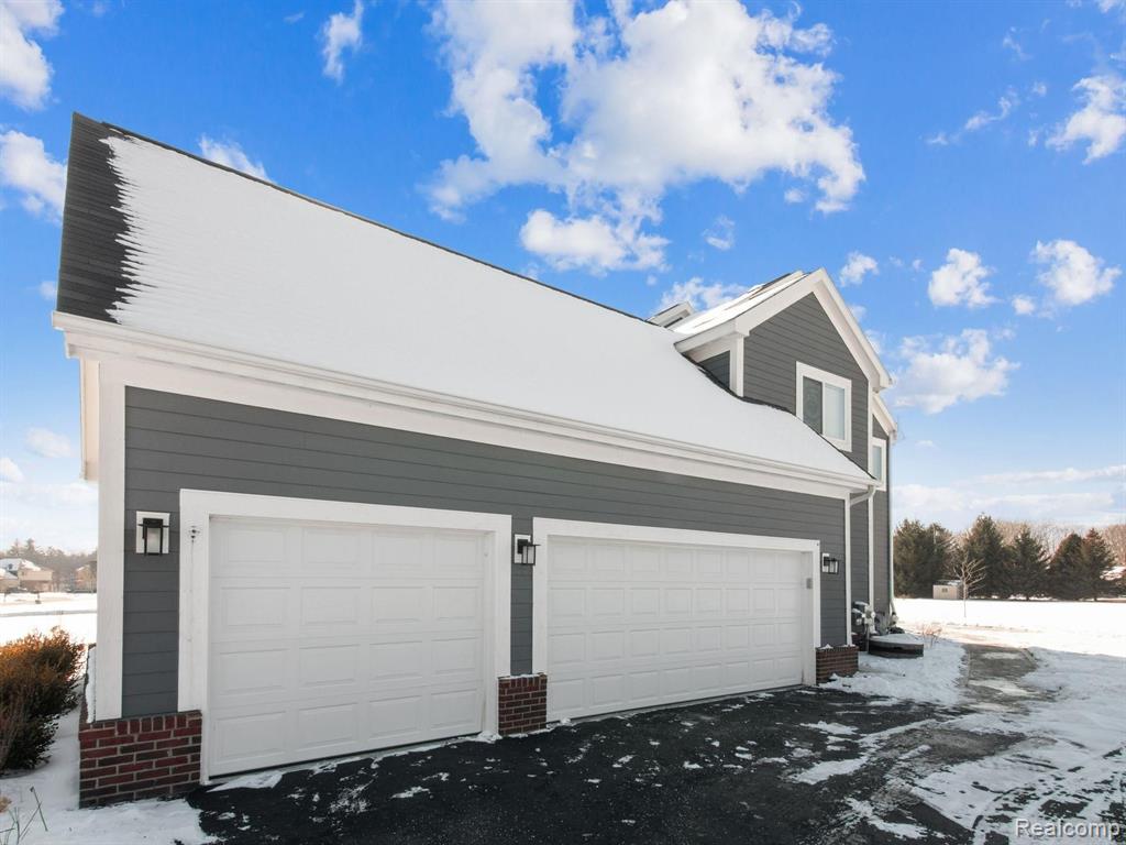 8293 Meadow Ridge Clarkston, MI 48348 - Photo 32 of 38