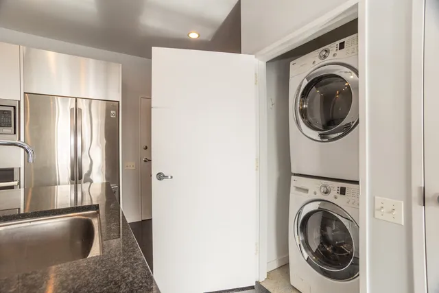 $2,750 | 653 North Kingsbury Street, Unit 2308, Chicago, IL 60654