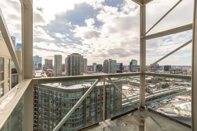 $2,750 | 653 North Kingsbury Street, Unit 2308, Chicago, IL 60654