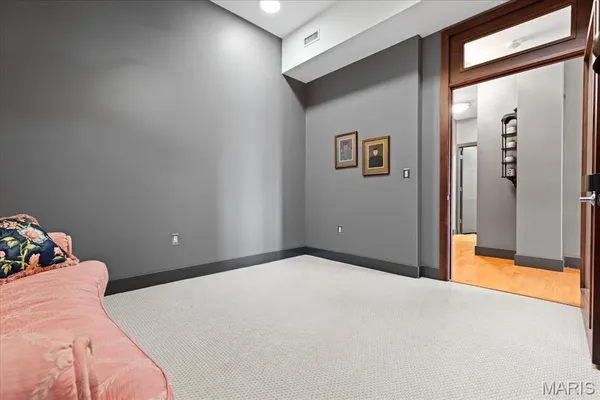 $380,000 | 630 Emerson Road, Unit 404, Creve Coeur, MO 63141