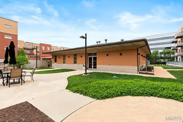 $380,000 | 630 Emerson Road, Unit 404, Creve Coeur, MO 63141