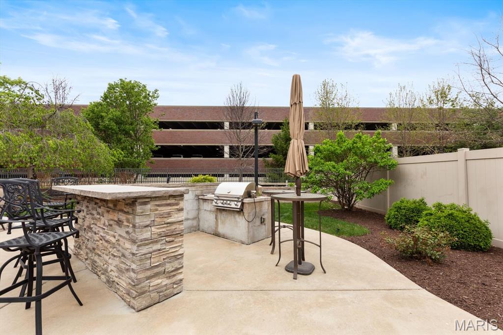630 Emerson Road, Unit 404 Creve Coeur, MO 63141 - Photo 33 of 36