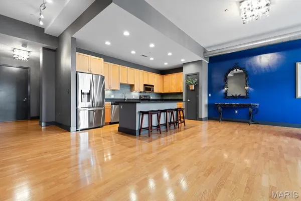 $380,000 | 630 Emerson Road, Unit 404, Creve Coeur, MO 63141