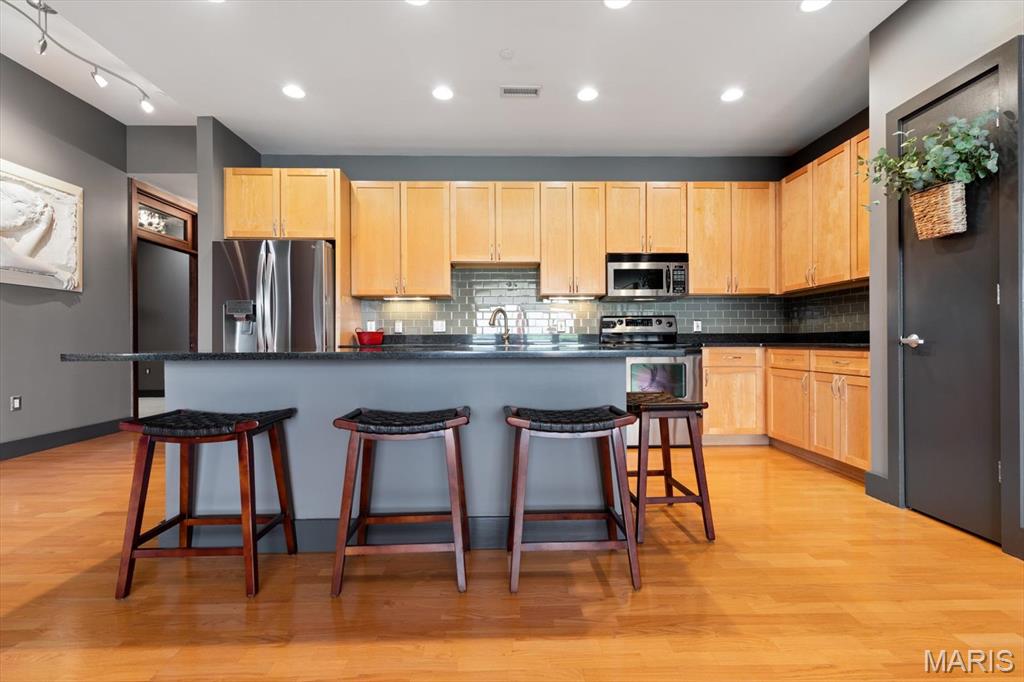630 Emerson Road, Unit 404 Creve Coeur, MO 63141 - Photo 7 of 36