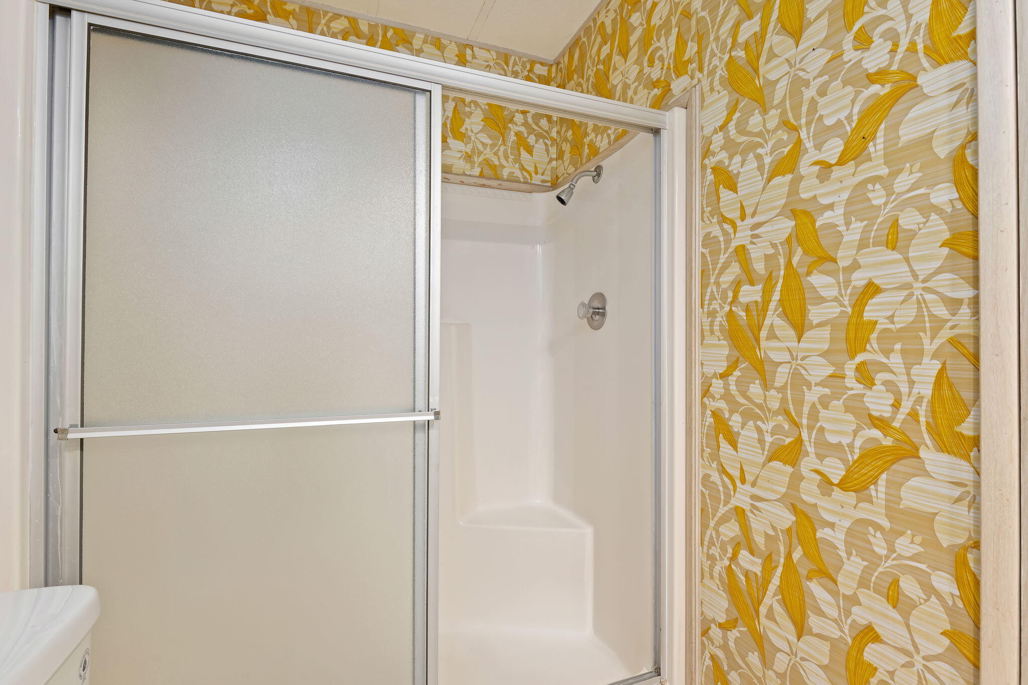 3950 Via Real, Unit SPC 103 Carpinteria, CA 93013 - Photo 15 of 25 15 - Bathroom 2