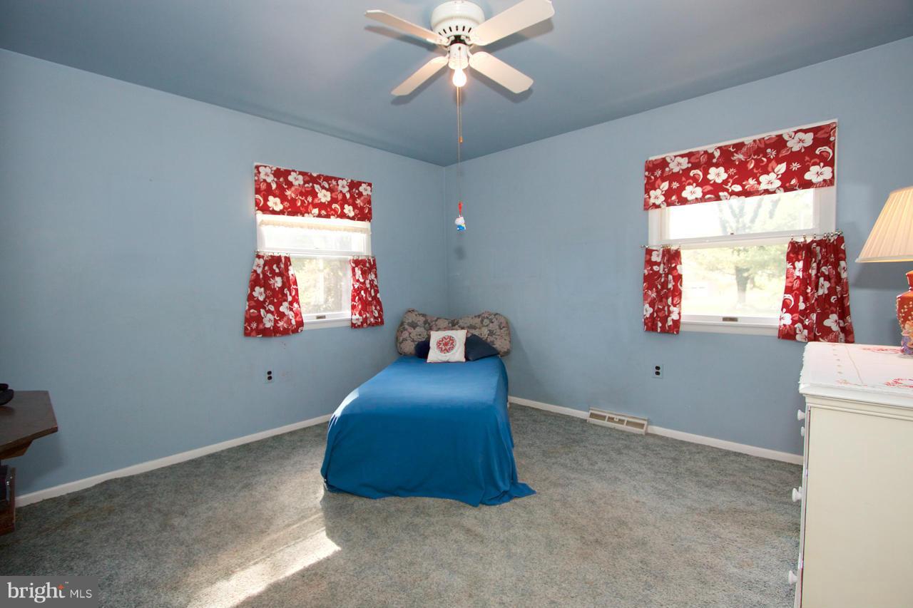 8025 Yellowstone Road Kingsville, MD 21087 - Photo 15 of 29 Bedroom