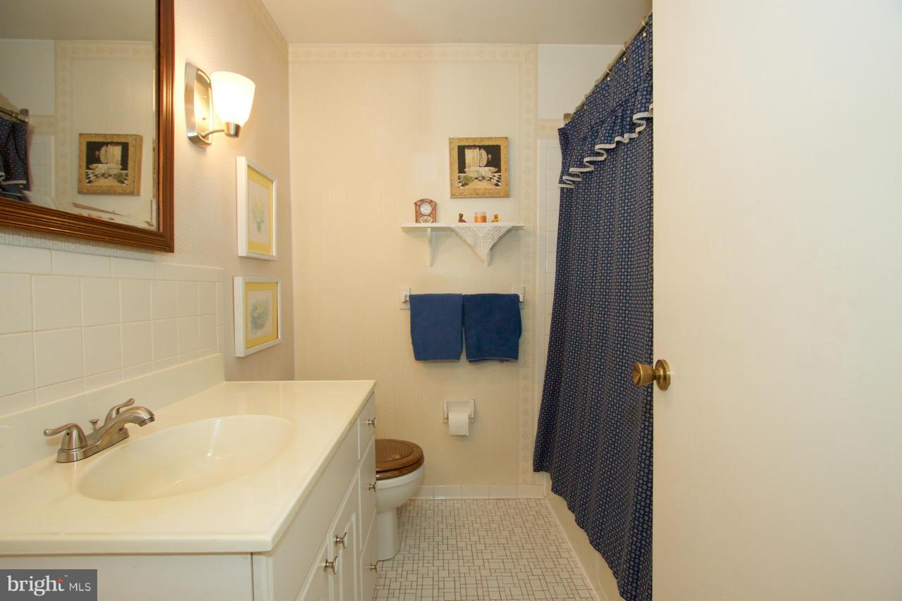 8025 Yellowstone Road Kingsville, MD 21087 - Photo 16 of 29 Bath