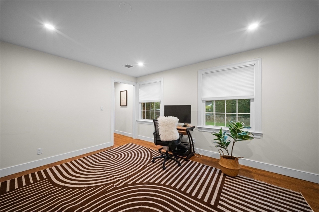 10 Juniper Hill Road Waltham, MA 02452 - Photo 14 of 40