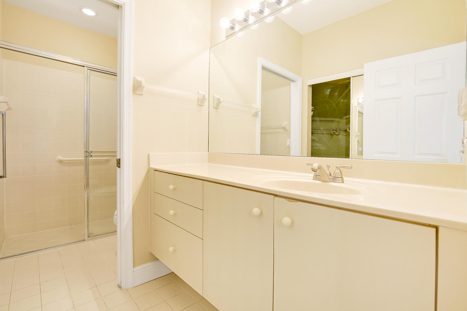 6072 Petunia Road Delray Beach, FL 33484 - Photo 12 of 18 Master Bathroom