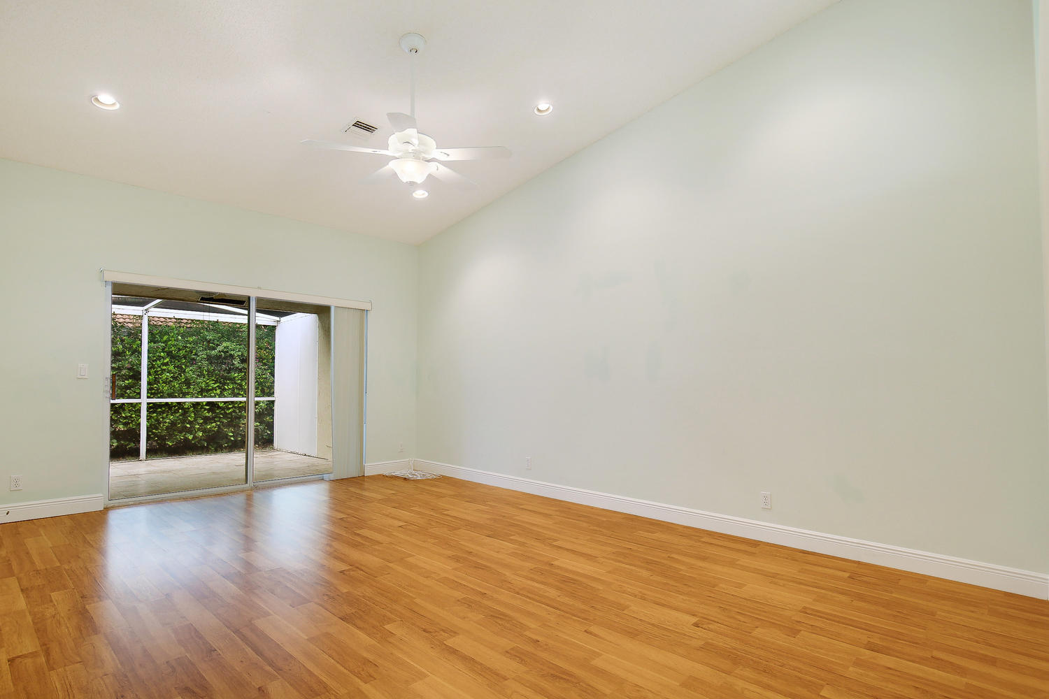 6072 Petunia Road Delray Beach, FL 33484 - Photo 4 of 18 Living Room