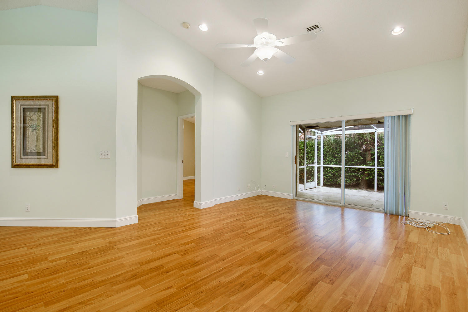 6072 Petunia Road Delray Beach, FL 33484 - Photo 5 of 18 Living Room