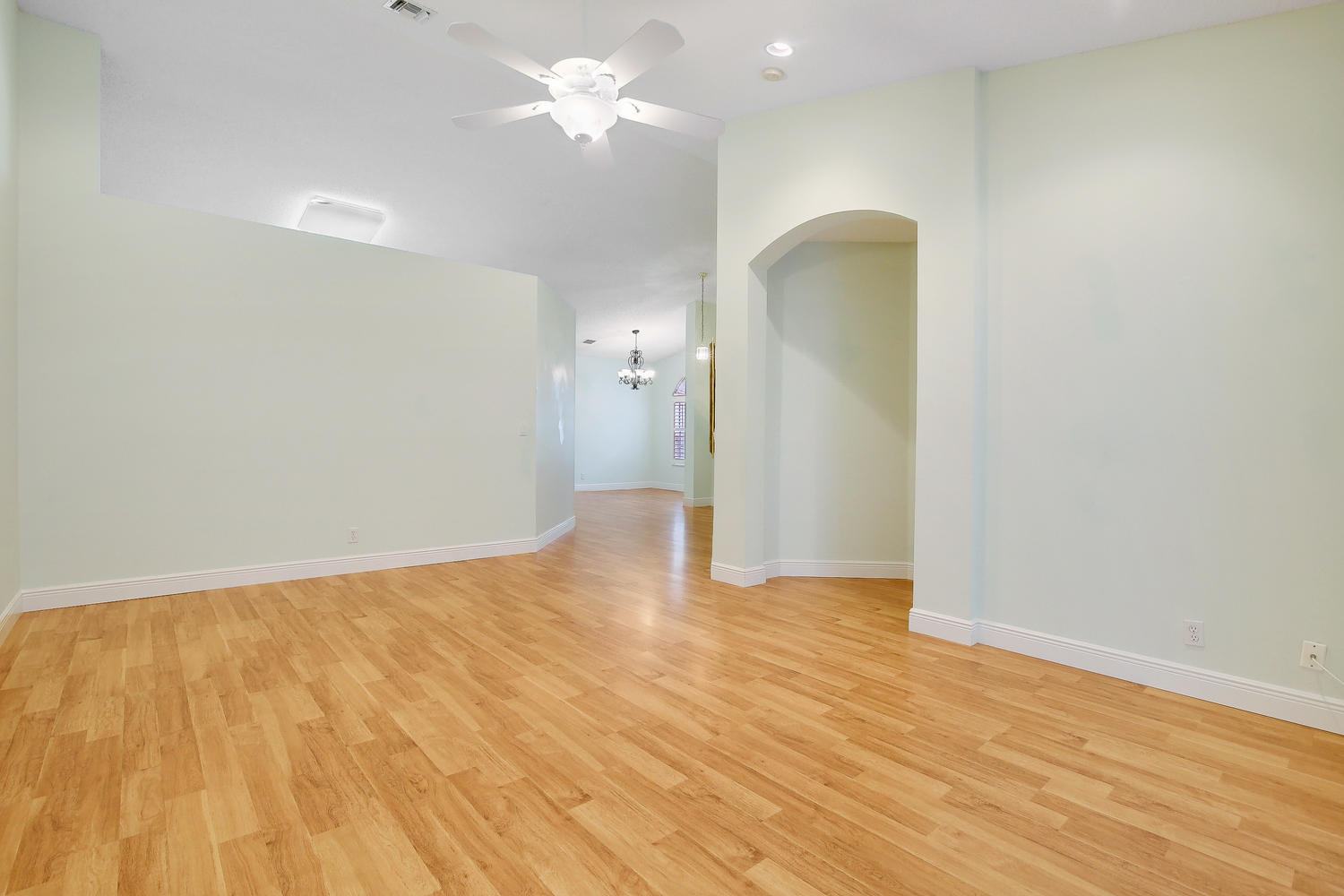6072 Petunia Road Delray Beach, FL 33484 - Photo 6 of 18 Living Room
