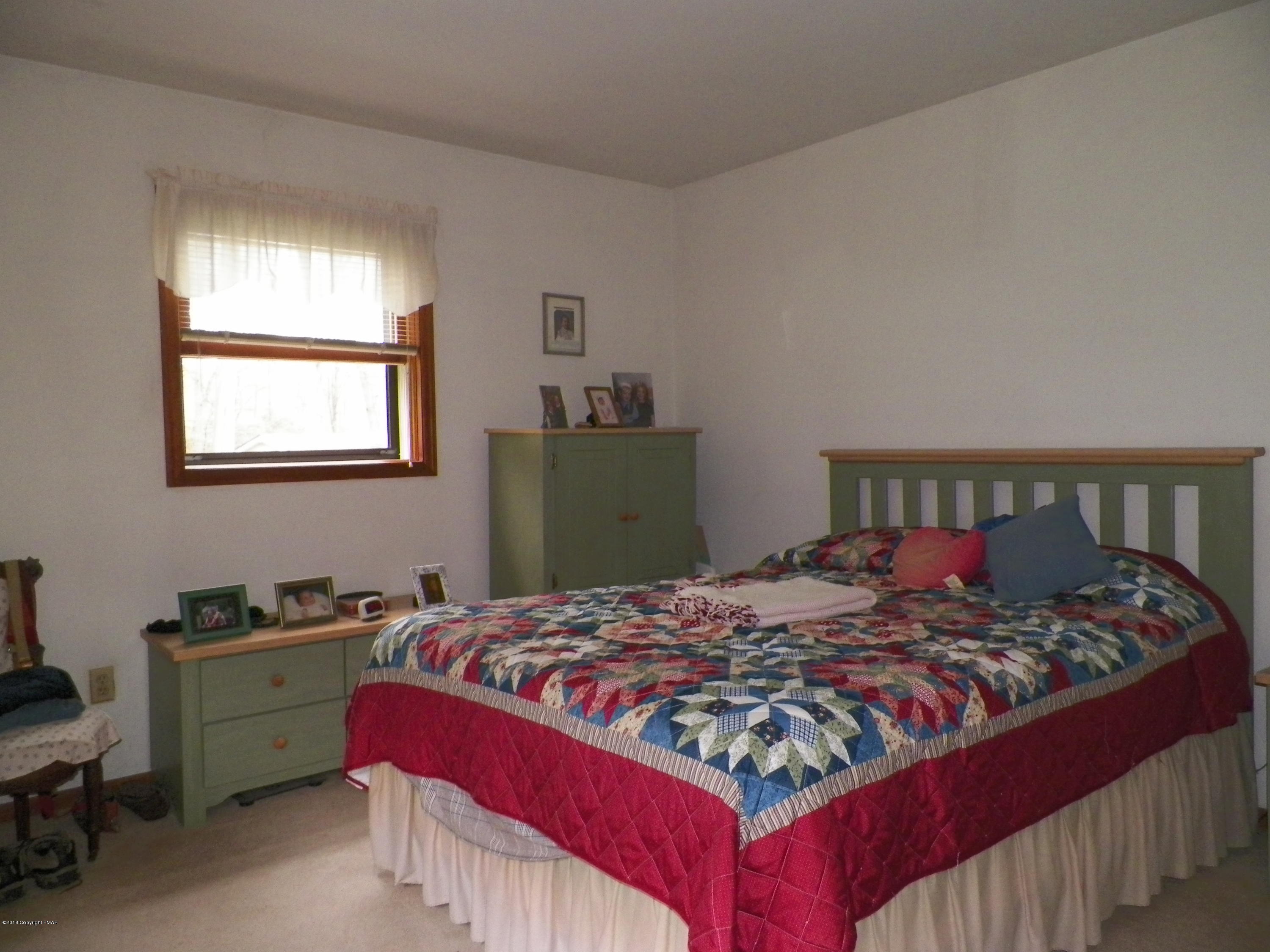 447 Merwinsburg Road Effort, PA 18330 - Photo 23 of 38 447 merwinsburg master bedroom 042