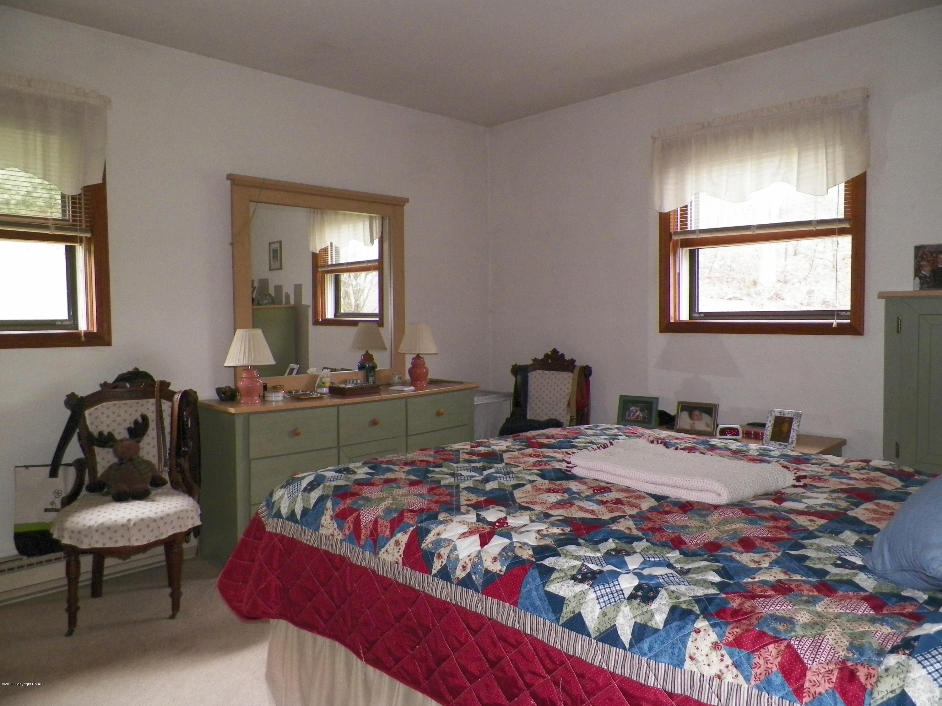 447 Merwinsburg Road Effort, PA 18330 - Photo 24 of 38 447 merwinsburg bedroom master 039