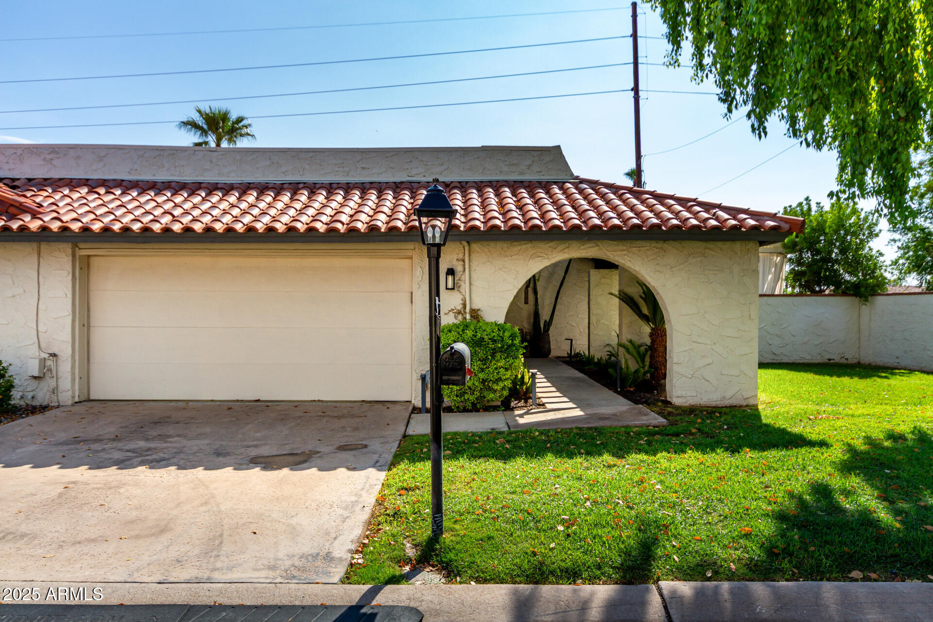 5724 North Scottsdale Road Paradise Valley, AZ 85253 - Photo 2 of 32 Front of home