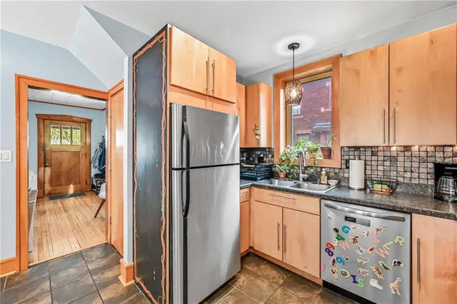 $210,000 | 1415 Heinz Avenue, Sharon, PA 16146