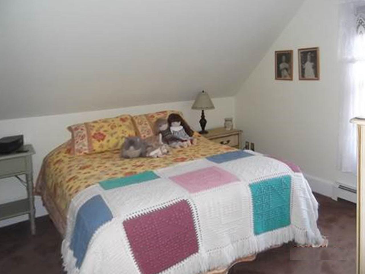281 Friendship Road Waldoboro, ME 04572 - Photo 11 of 16 Bedroom 2 1280