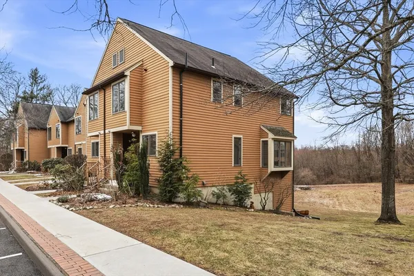 $339,000 | 575 Bridge Road, Unit 118, Northampton, MA 01062