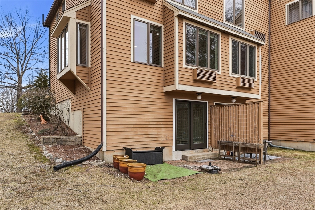 575 Bridge Road, Unit 118 Northampton, MA 01062 - Photo 29 of 36