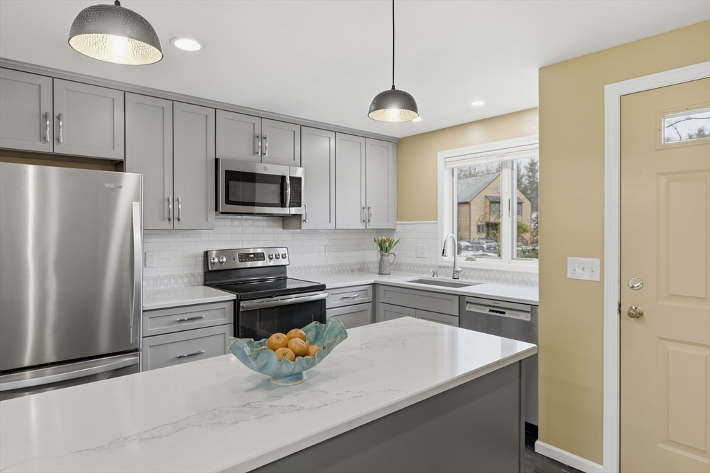 575 Bridge Road, Unit 118 Northampton, MA 01062 - Photo 6 of 36