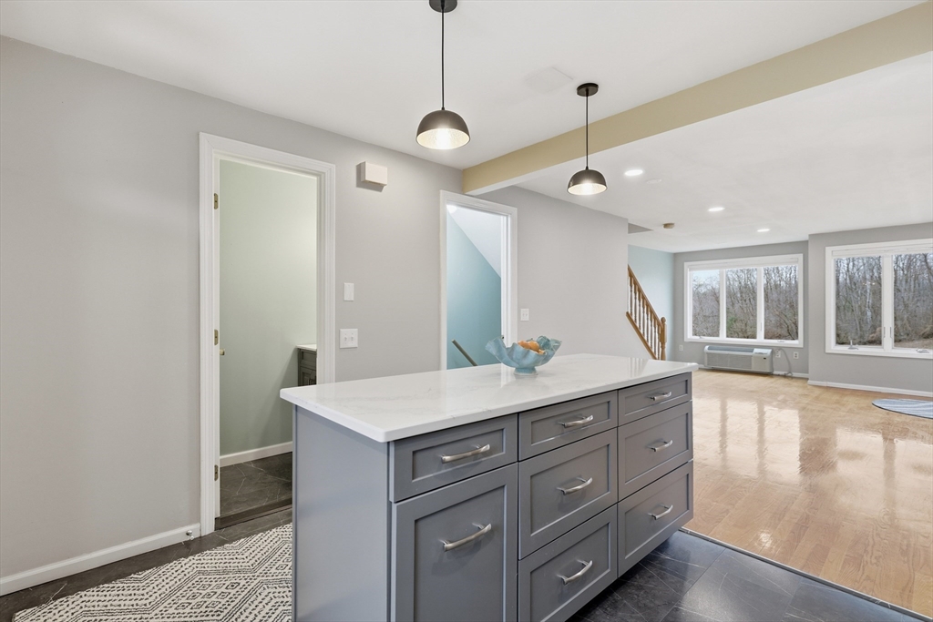 575 Bridge Road, Unit 118 Northampton, MA 01062 - Photo 8 of 36