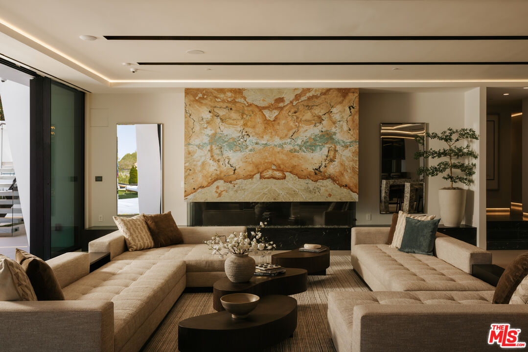 2078 Stradella Road Los Angeles, CA 90077 - Photo 18 of 28 Gallery Image 18